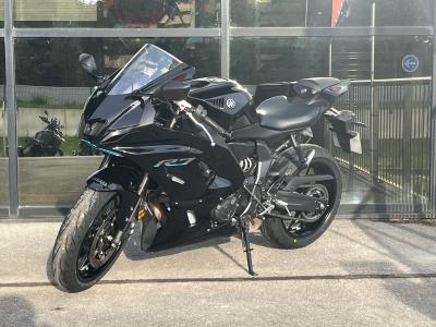 YAMAHA R7