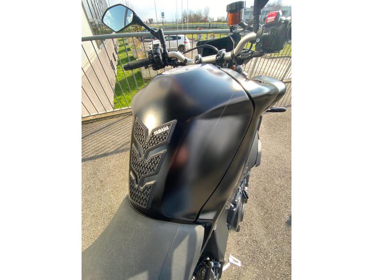 YAMAHA MT-10