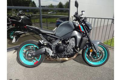 YAMAHA MT-09