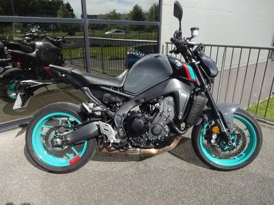 YAMAHA MT-09