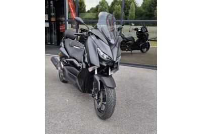 YAMAHA XMAX 125