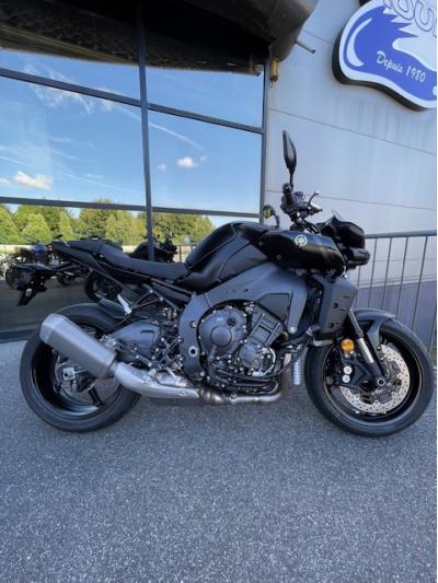 YAMAHA MT-10