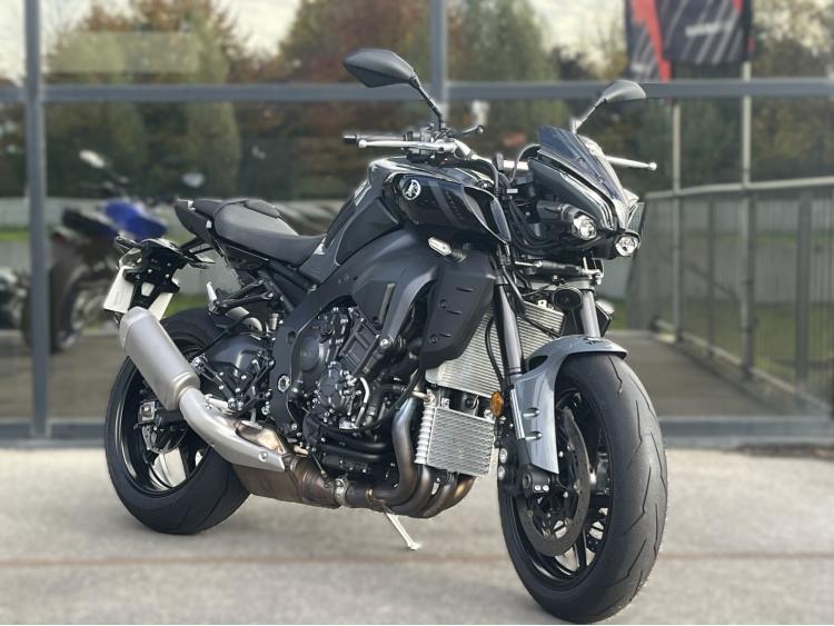 YAMAHA MT-10
