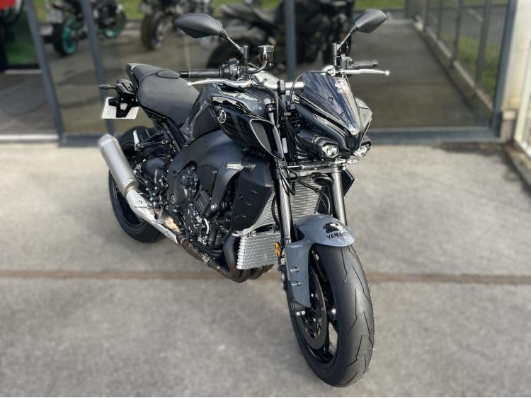 YAMAHA MT-10