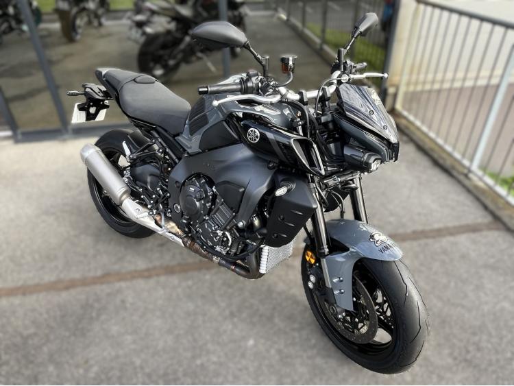 YAMAHA MT-10