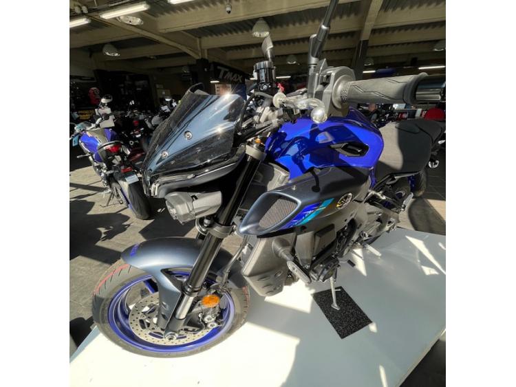 YAMAHA MT-10