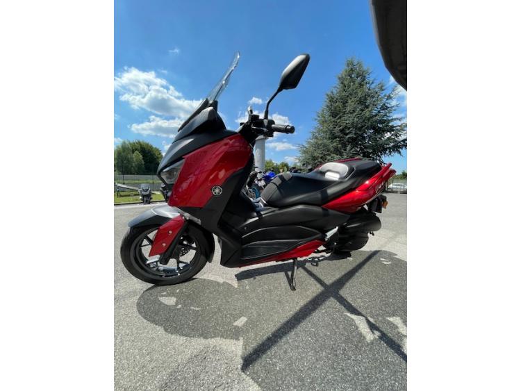 YAMAHA XMAX 125