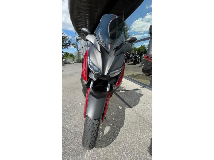 YAMAHA XMAX 125