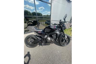 YAMAHA XSR 900