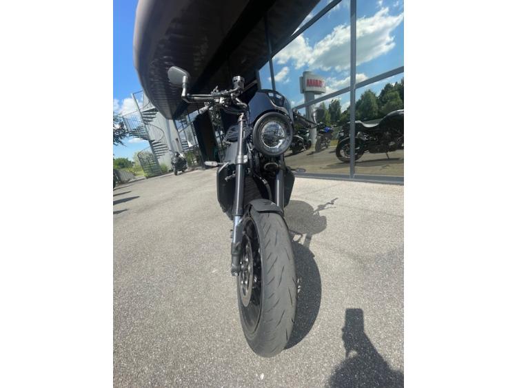 YAMAHA XSR 900