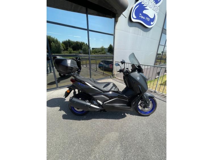YAMAHA XMAX 300