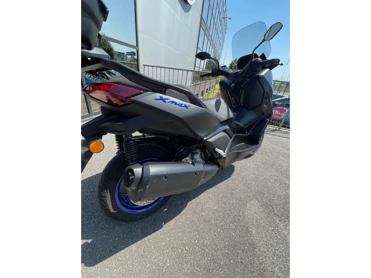 YAMAHA XMAX 300