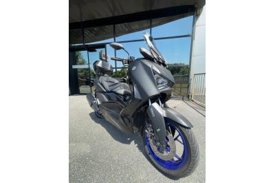 YAMAHA XMAX 300