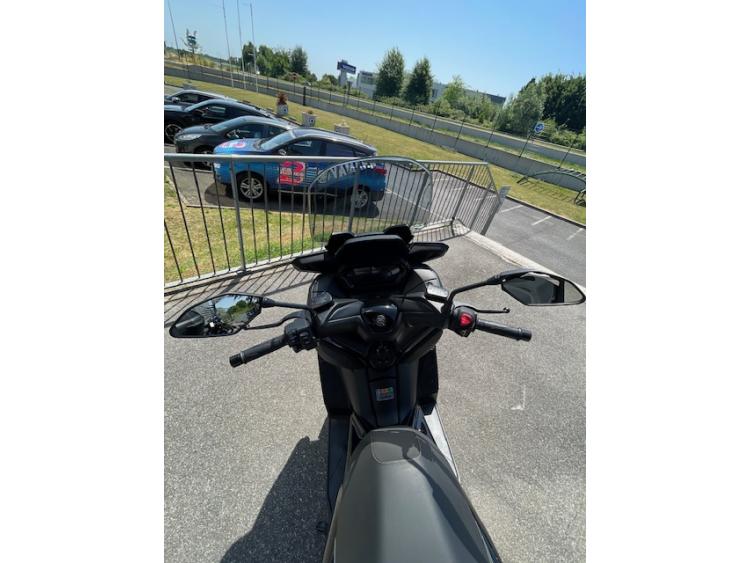 YAMAHA XMAX 300