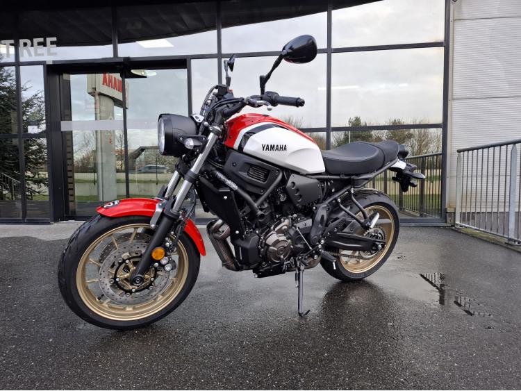 YAMAHA XSR 700