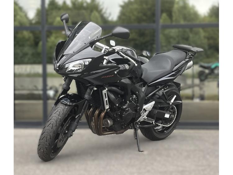 YAMAHA FZ6 (98CV)