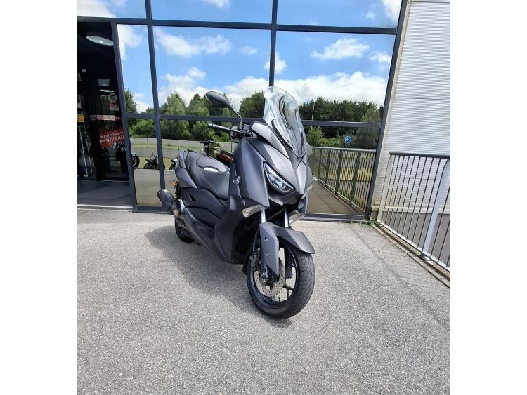 YAMAHA XMAX 125