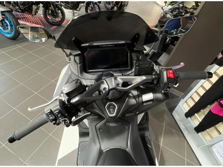 YAMAHA XP T-MAX 560 TECH MAX