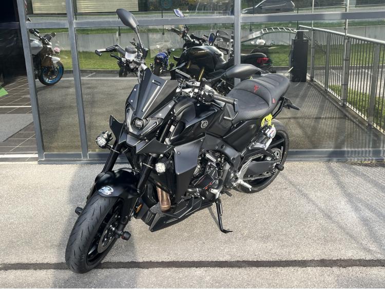 YAMAHA MT-09