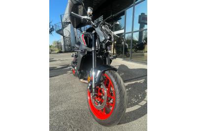 YAMAHA MT-09
