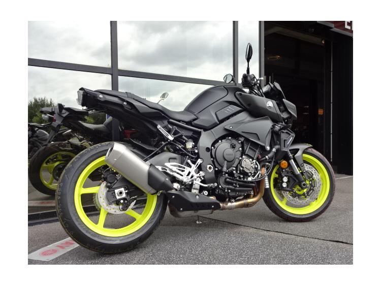 MT10 FULL BLACK