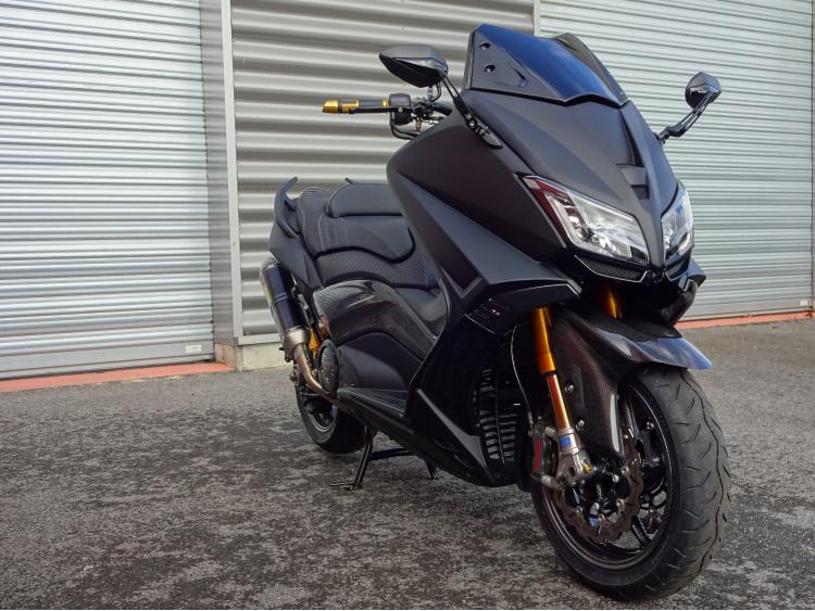 TMAX 530 CARBOHL