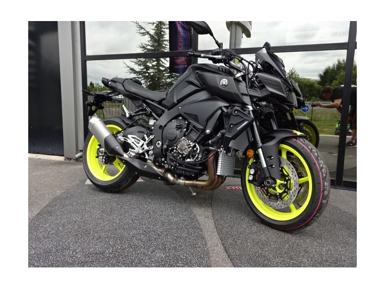 MT10 FULL BLACK